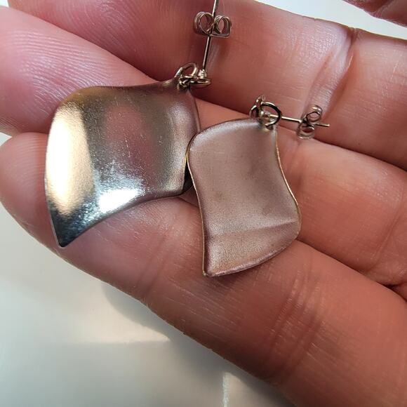 Vintage Silver Curved Leaf Earrings, Polished Finish, Modern Minimalist - Picture 10 of 10
